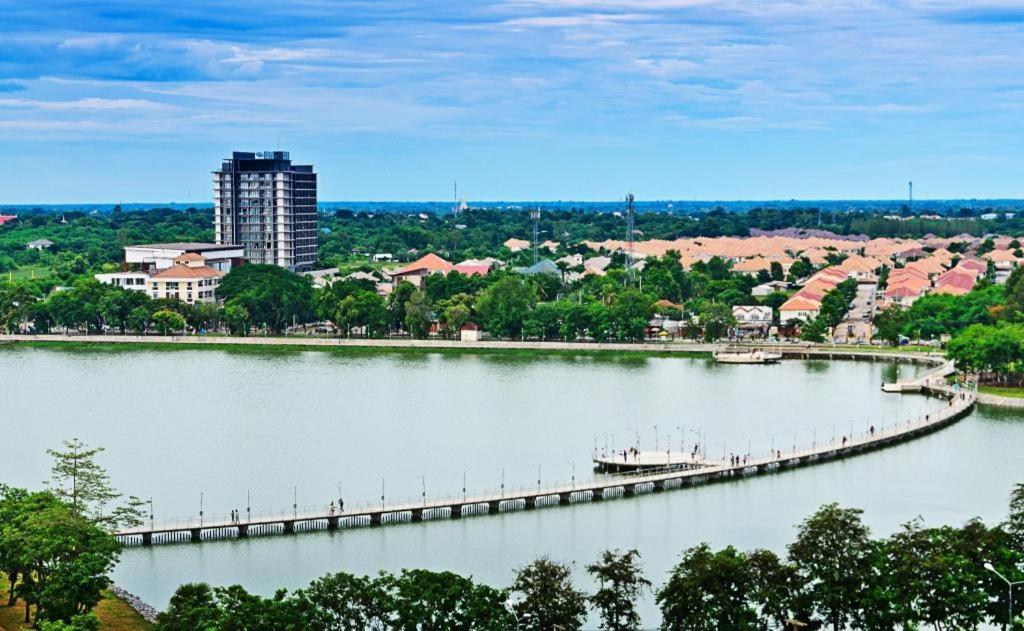 Ingtara Hotel Кхон Каен Екстериор снимка