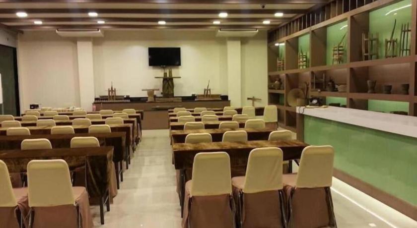 Ingtara Hotel Кхон Каен Екстериор снимка