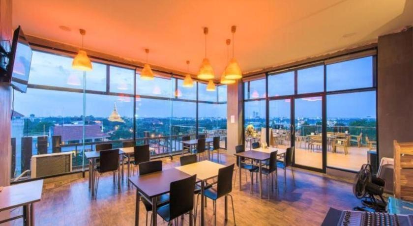 Ingtara Hotel Кхон Каен Екстериор снимка
