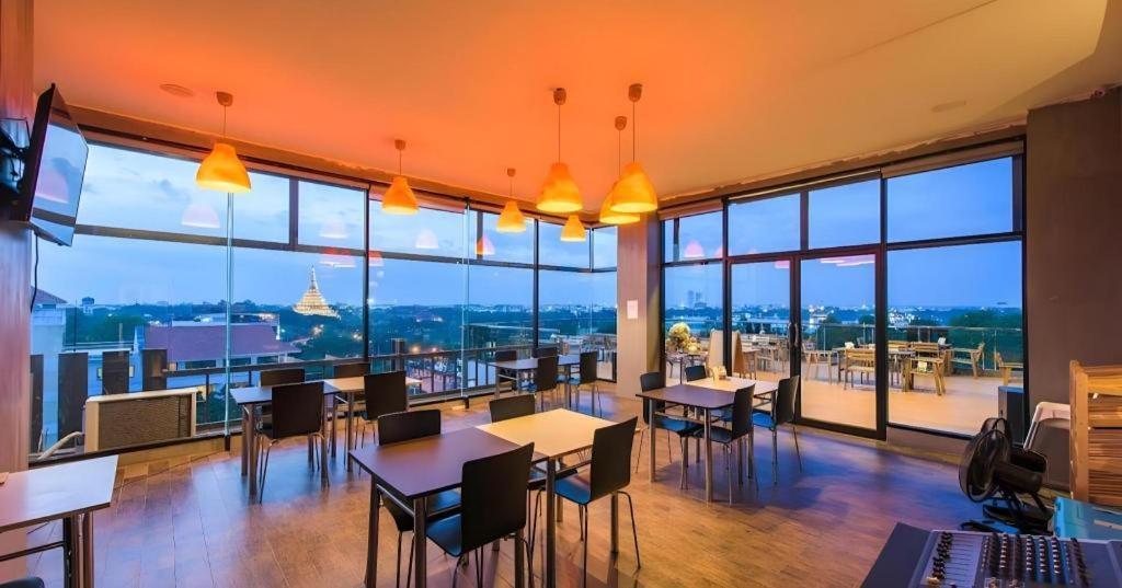 Ingtara Hotel Кхон Каен Екстериор снимка