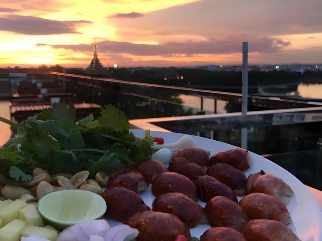 Ingtara Hotel Кхон Каен Екстериор снимка