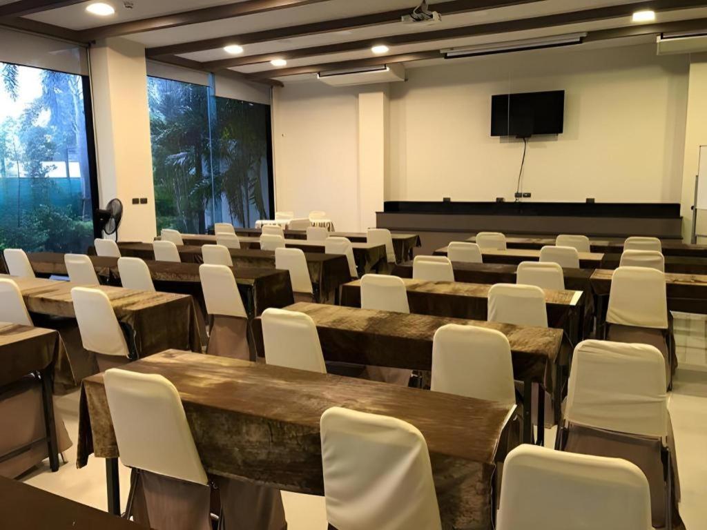 Ingtara Hotel Кхон Каен Екстериор снимка