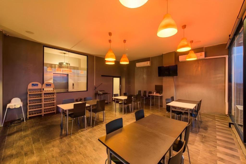 Ingtara Hotel Кхон Каен Екстериор снимка